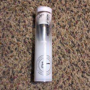 It- Heavenly Skin foundation brush
